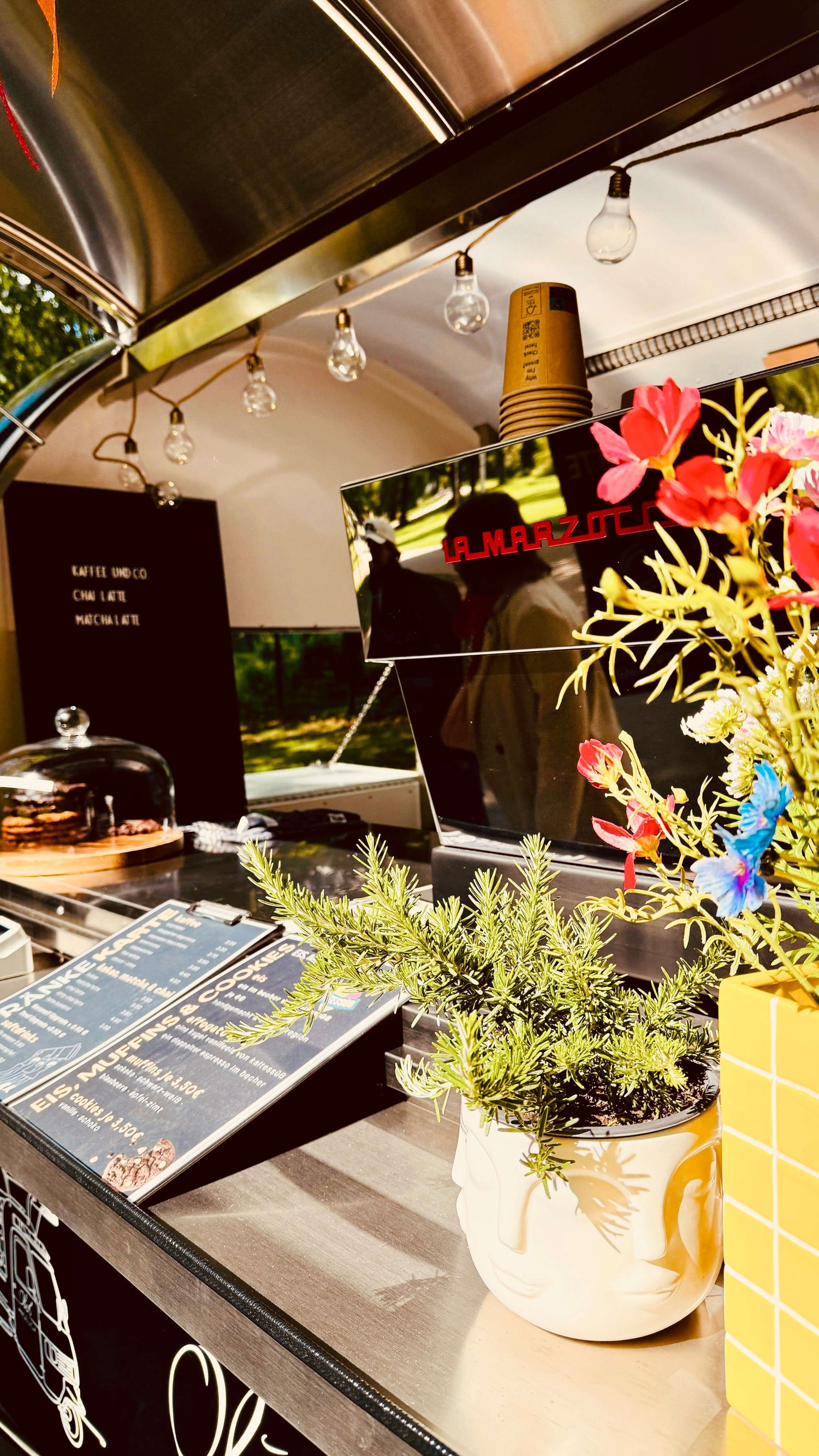 Mobiler Espresso-Trailer mieten in Paderborn & OWL – Barista-Service mit Kaffeeflatrate