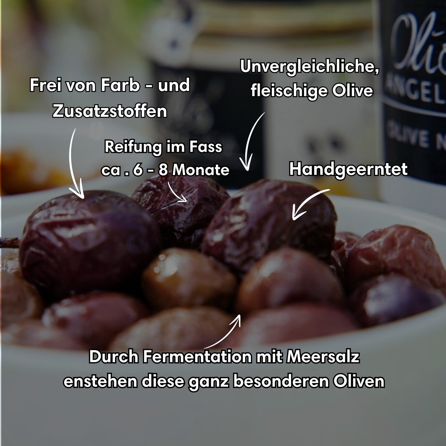 Handgeerntete Schwarze Bio-Oliven