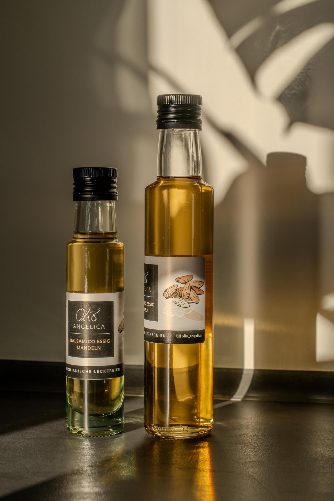 Mandel Balsamico in Glasflasche – nussiger, aromatisierter Balsamessig mit Mandelaroma für Salate, Käse, Gemüse und Desserts.